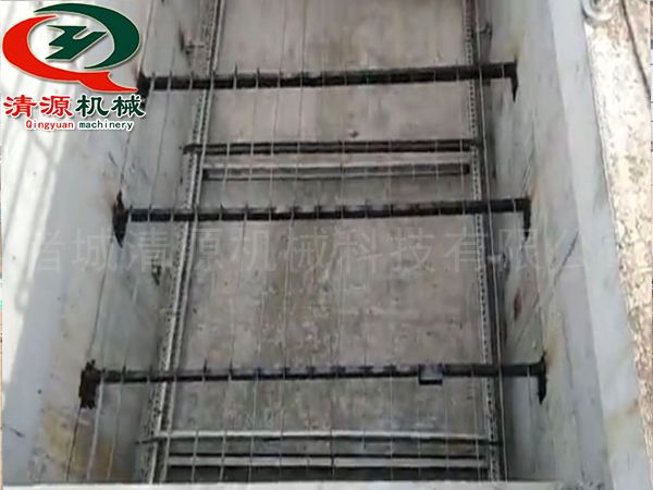 鏈板式刮油刮泥機.jpg 鏈板式刮油刮泥機.jpg